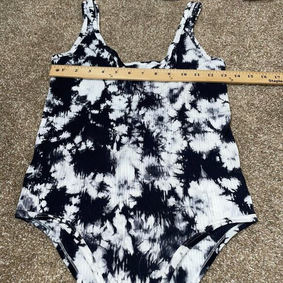 Aura brand body suit tie dyed black/white ribbed snap crotch SZ LG stretch - Picture 6 of 6
